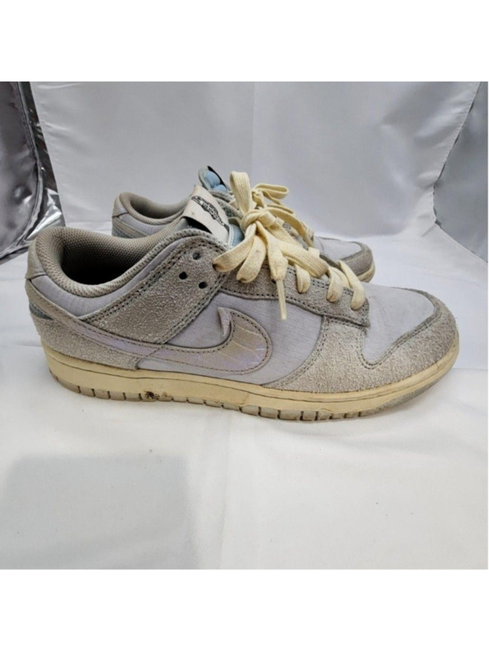 Nike Dunk Low Shoes Mens 8.5 Gray Suede Holographic Swoosh DV7210-001 Casual